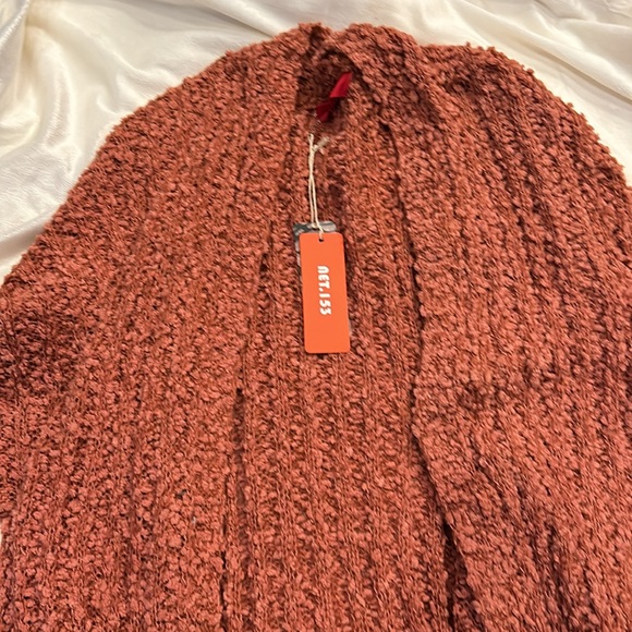 NWT women’s long sleeve cardigan with pockets. Size s/m but fits like a large - Picture 3 of 7